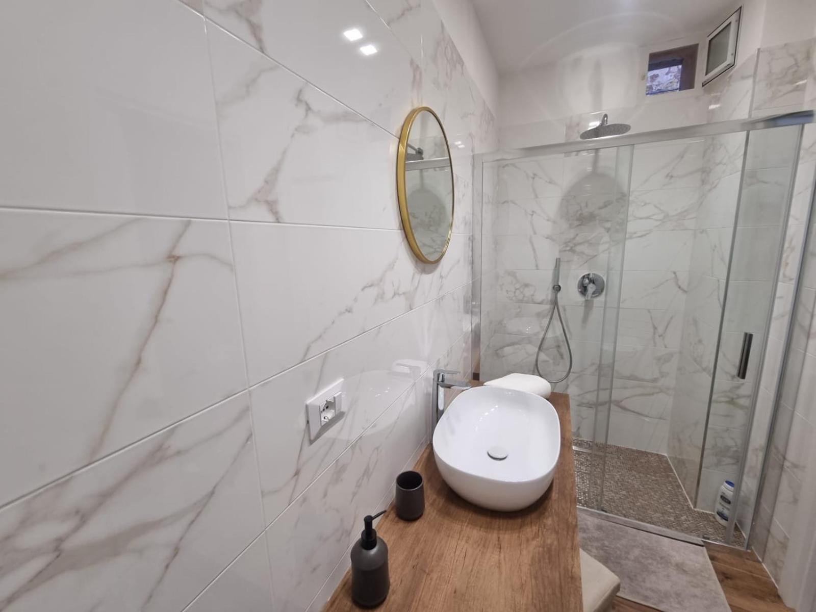 La Casa Di Vale Apartment Bari Bagian luar foto